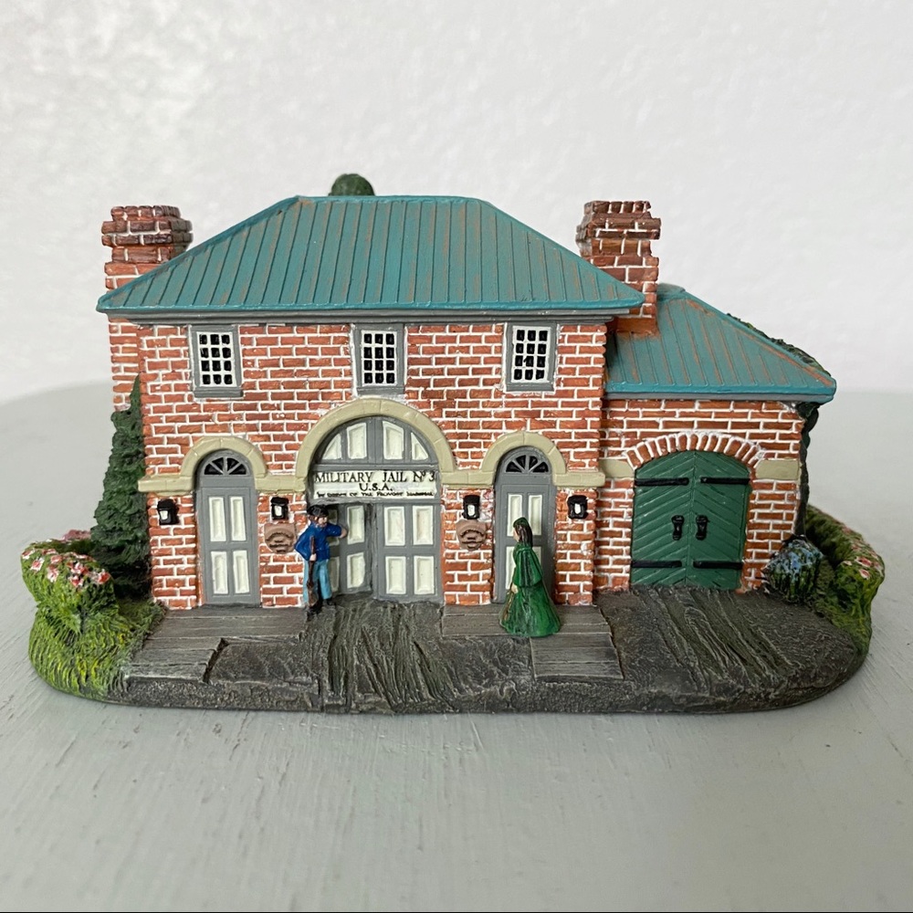 Hawthorne Sculpture Gone With the Wind Collection